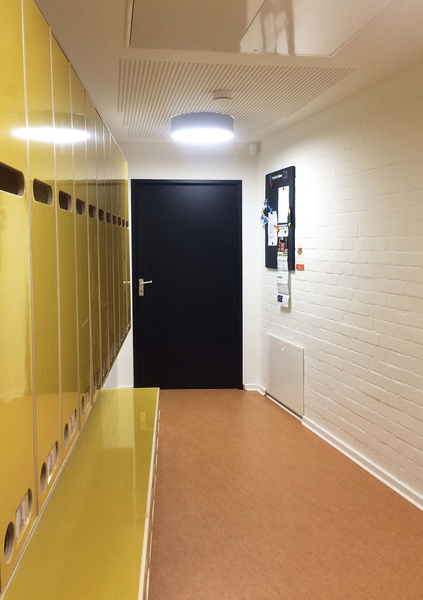 Kindergartengestaltung Evangelische Matthäus- Kirchengemeinde Berlin, Farb- und Materialkonzept für Innenraumgestaltung, Garderobenmodule für Kinder, Tischlerei Fenzl