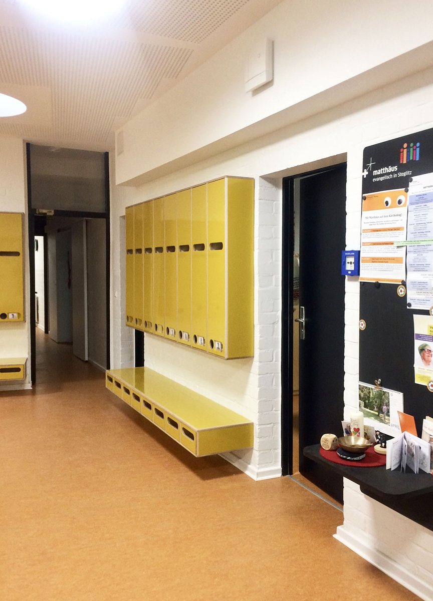 Kindergartengestaltung Evangelische Matthäus- Kirchengemeinde Berlin, Farb- und Materialkonzept für Innenraumgestaltung, Infomodul der Gemeinde, Tischlerei Fenzl
